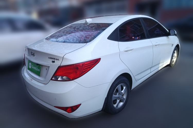 Used Hyundai Verna (older generation) 2014 1.4L Manual Smart GLS Trim Rear Right 45 Deg