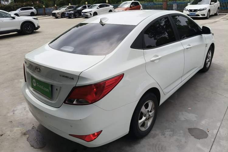 Used Hyundai Verna (older generation) 2014 1.4L Automatic Smart GLS Rear Right 45 Deg