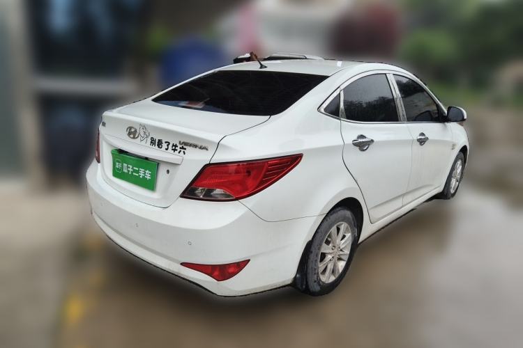 Used Hyundai Verna (older generation) 2014 1.4L Manual Smart GLS Trim Rear Right 45 Deg
