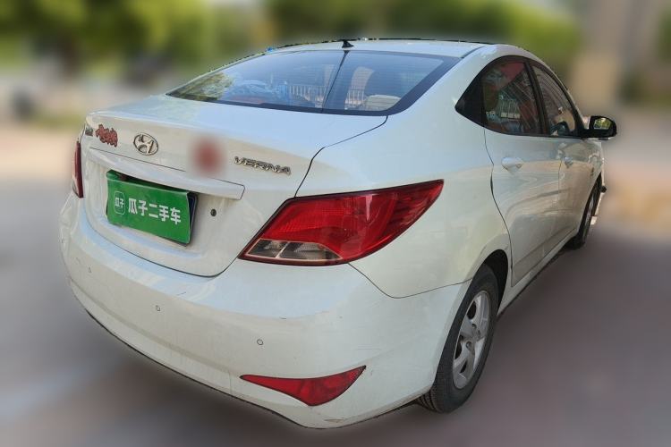 Used Hyundai Verna (older generation) 2014 1.4L Automatic Smart GLS Rear Right 45 Deg