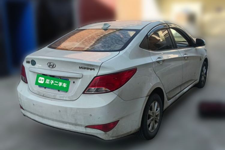 Used Hyundai Verna (older generation) 2014 1.4L Manual Smart GLS Trim Rear Right 45 Deg