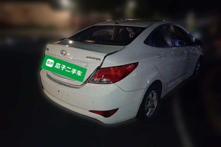 Used Hyundai Verna (older generation) 2014 1.4L Automatic Fashion GS Model Rear Right 45 Deg