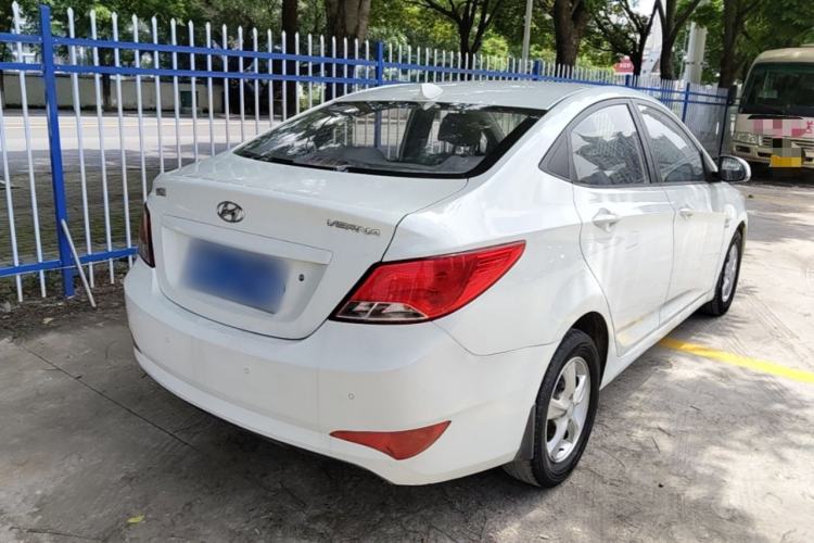 Used Hyundai Verna (older generation) 2014 1.4L Automatic Smart GLS Rear Right 45 Deg