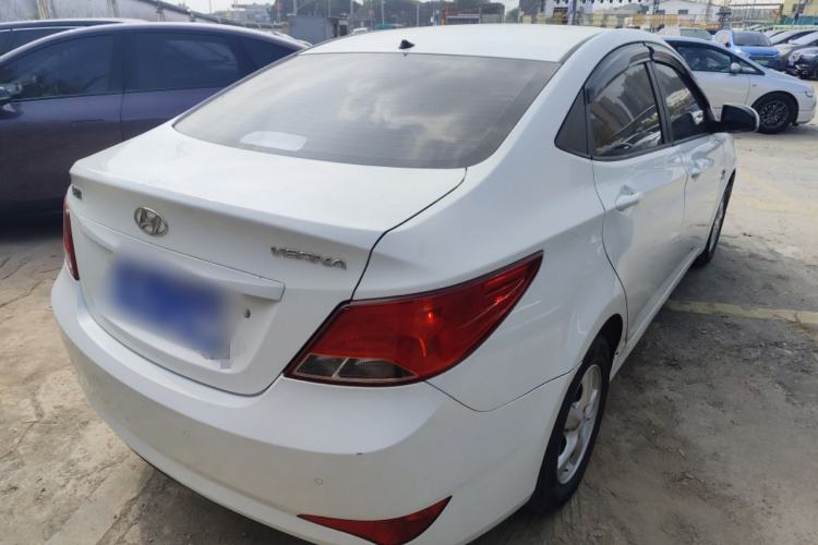 Used Hyundai Verna (older generation) 2014 1.4L Automatic Smart GLS Rear Right 45 Deg