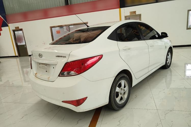 Used Hyundai Verna (older generation) 2014 1.4L Automatic Smart GLS Rear Right 45 Deg