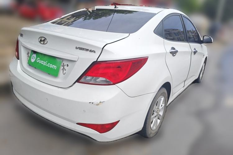 Used Hyundai Verna (older generation) 2014 1.4L Manual Smart GLS Trim Rear Right 45 Deg