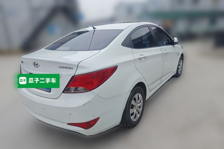 Used Hyundai Verna (older generation) 2014 1.4L Manual Smart GLS Trim Rear Right 45 Deg