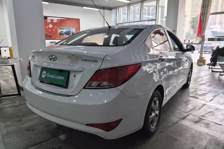 Used Hyundai Verna (older generation) 2014 1.4L Automatic Smart GLS Rear Right 45 Deg