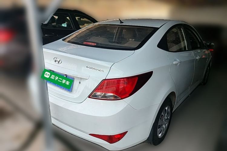 Used Hyundai Verna (older generation) 2014 1.4L Manual Smart GLS Trim Rear Right 45 Deg