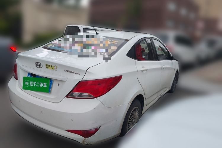 Used Hyundai Verna (older generation) 2014 1.4L Manual Smart GLS Trim Rear Right 45 Deg