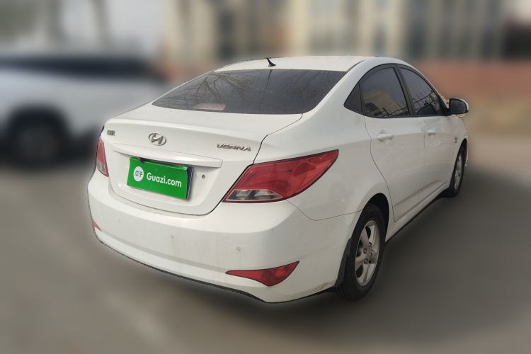 Used Hyundai Verna (older generation) 2014 1.4L Automatic Smart GLS Rear Right 45 Deg