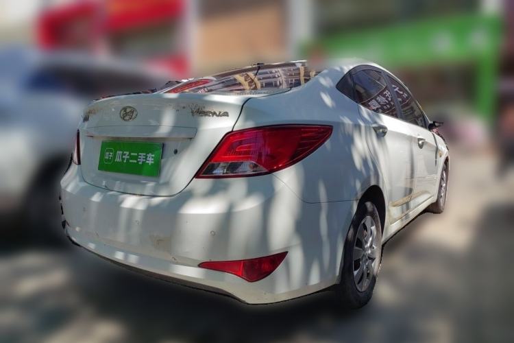 Used Hyundai Verna (older generation) 2014 1.4L Manual Smart GLS Trim Rear Right 45 Deg