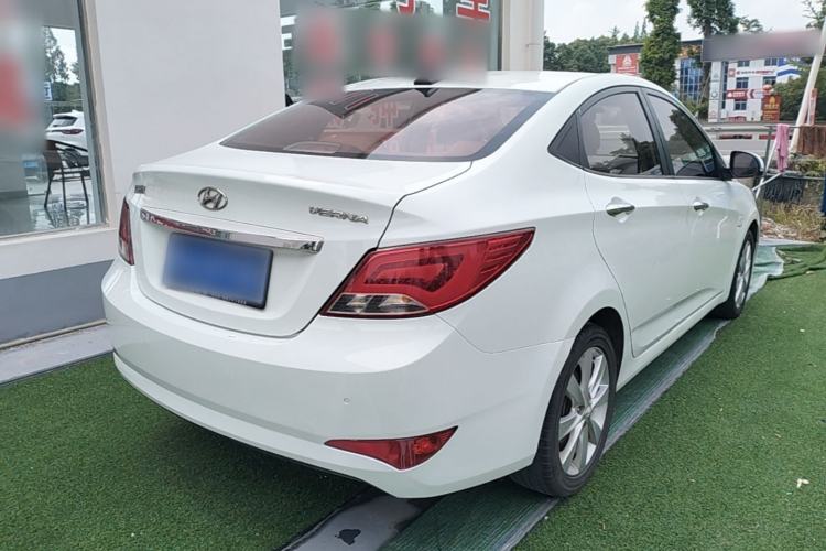 Used Hyundai Verna (older generation) 2014 1.4L Manual Top-Tier Model TOP Rear Right 45 Deg