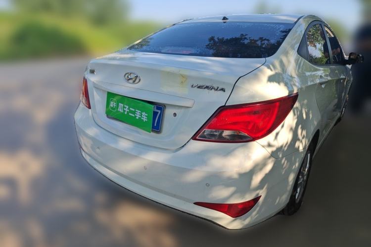 Used Hyundai Verna (older generation) 2014 1.4L Manual Smart GLS Trim Rear Right 45 Deg