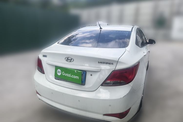 Used Hyundai Verna (older generation) 2014 1.4L Manual Smart GLS Trim Rear Right 45 Deg