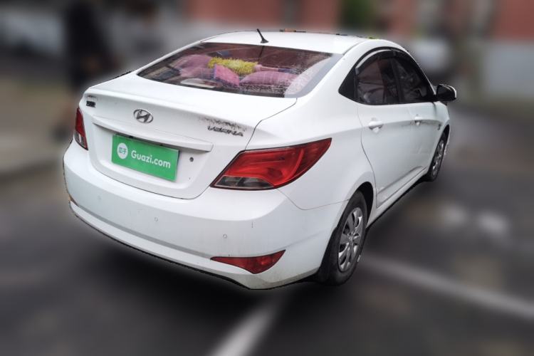 Used Hyundai Verna (older generation) 2014 1.4L Manual Smart GLS Trim Rear Right 45 Deg