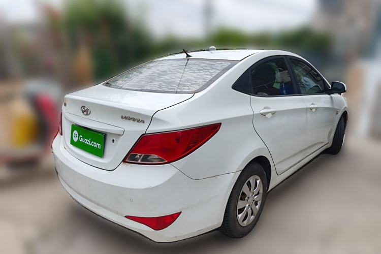 Used Hyundai Verna (older generation) 2014 1.4L Manual Smart GLS Trim Rear Right 45 Deg