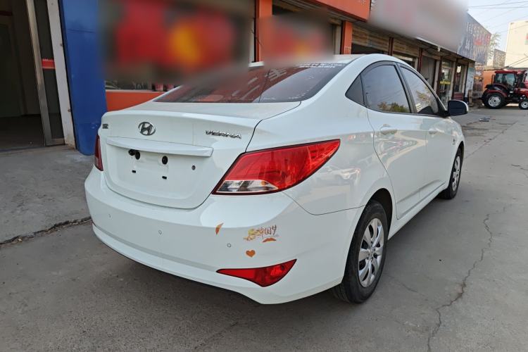 Used Hyundai Verna (older generation) 2014 1.4L Manual Smart GLS Trim Rear Right 45 Deg