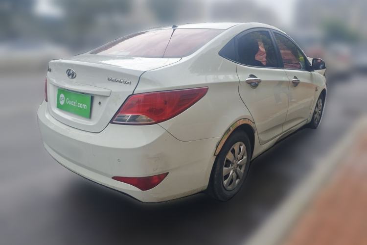 Used Hyundai Verna (older generation) 2014 1.4L Manual Smart GLS Trim Rear Right 45 Deg