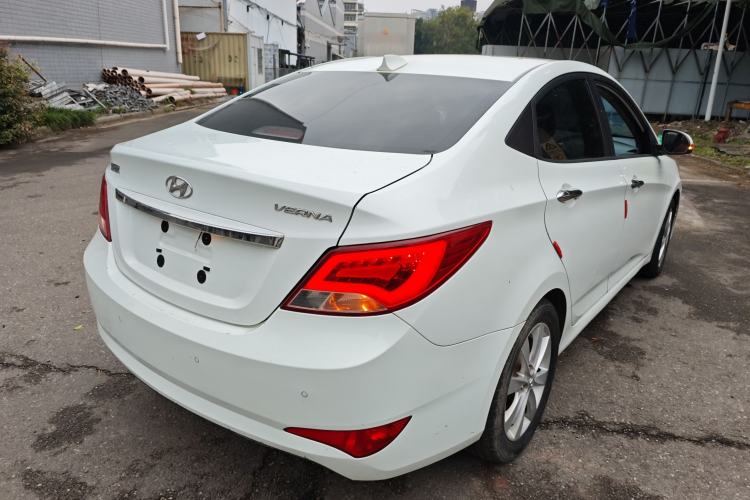 Used Hyundai Verna (older generation) 2014 1.4L Manual Top-Tier Model TOP Rear Right 45 Deg
