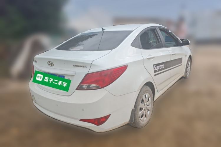 Used Hyundai Verna (older generation) 2014 1.4L Manual Smart GLS Trim Rear Right 45 Deg