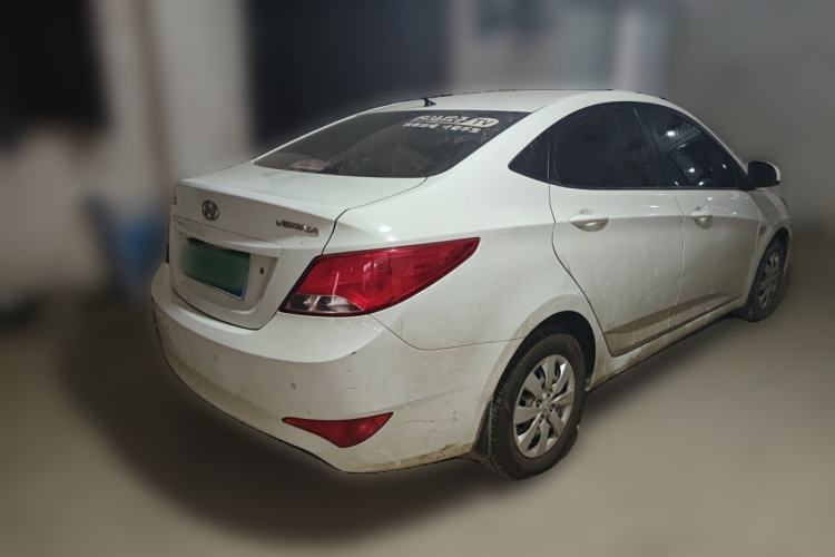 Used Hyundai Verna (older generation) 2014 1.4L Manual Smart GLS Trim Rear Right 45 Deg