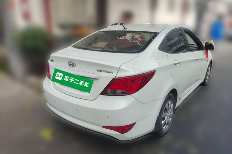 Used Hyundai Verna (older generation) 2014 1.4L Manual Smart GLS Trim Rear Right 45 Deg