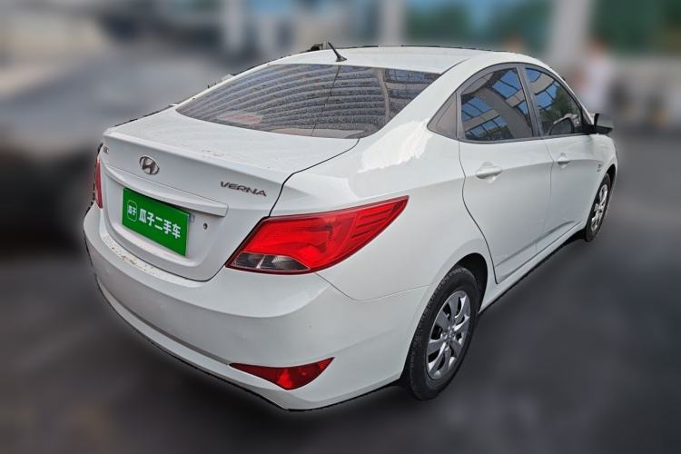 Used Hyundai Verna (older generation) 2014 1.4L Manual Smart GLS Trim Rear Right 45 Deg