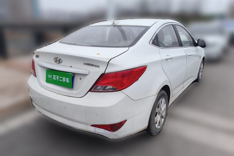 Used Hyundai Verna (older generation) 2014 1.4L Manual Smart GLS Trim Rear Right 45 Deg