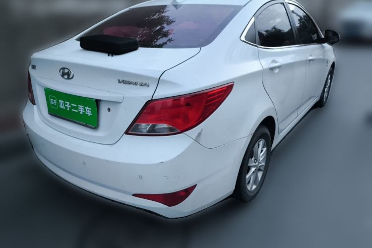 Used Hyundai Verna (older generation) 2014 1.4L Manual Smart GLS Trim Rear Right 45 Deg