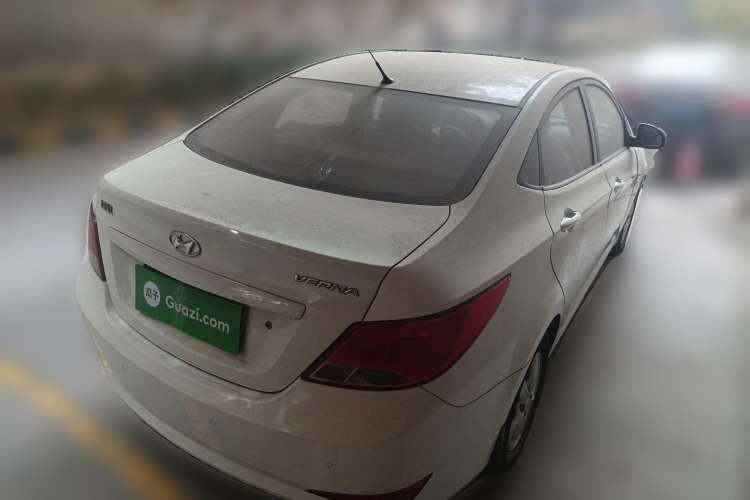 Used Hyundai Verna (older generation) 2014 1.4L Automatic Smart GLS Rear Right 45 Deg