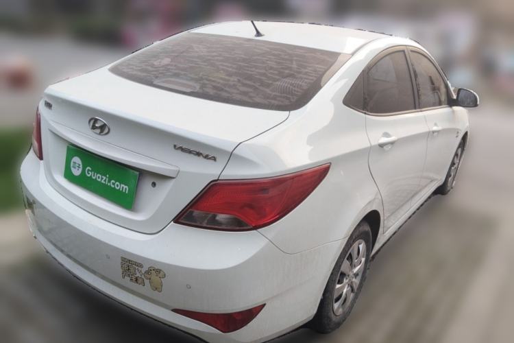 Used Hyundai Verna (older generation) 2014 1.4L Manual Smart GLS Trim Rear Right 45 Deg