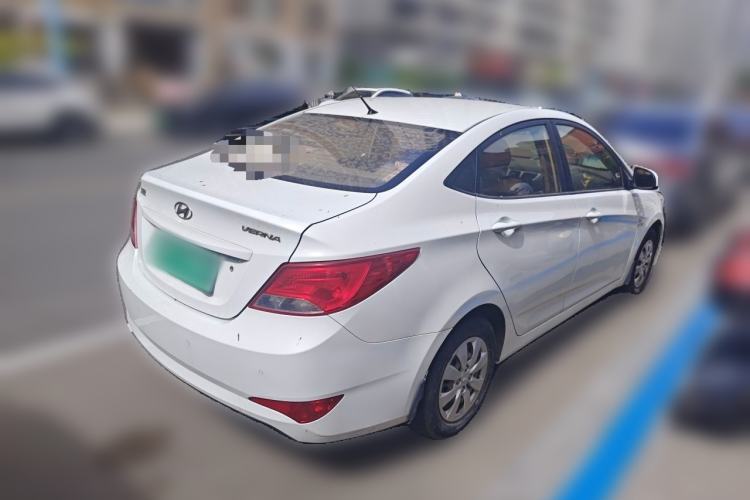 Used Hyundai Verna (older generation) 2014 1.4L Manual Smart GLS Trim Rear Right 45 Deg