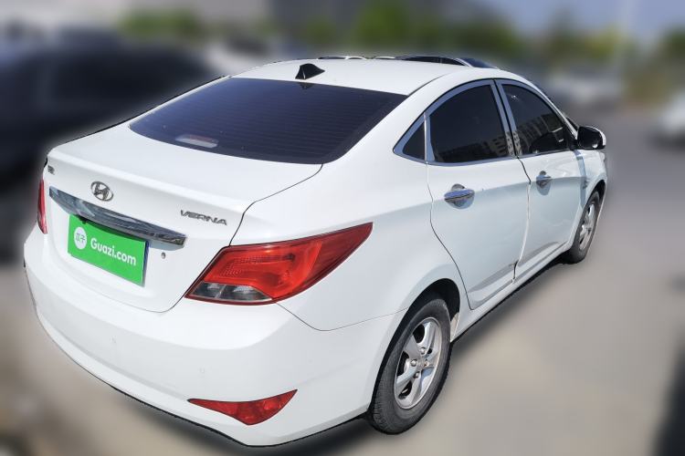 Used Hyundai Verna (older generation) 2014 1.4L Manual Smart GLS Trim Rear Right 45 Deg