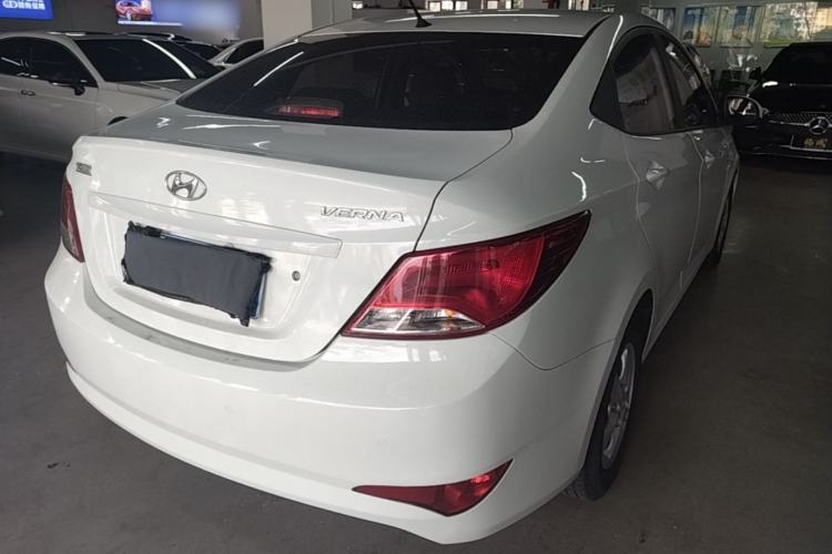 Used Hyundai Verna (older generation) 2014 1.4L Automatic Smart GLS Rear Right 45 Deg