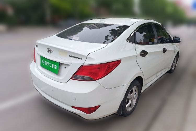 Used Hyundai Verna (older generation) 2014 1.4L Manual Smart GLS Trim Rear Right 45 Deg