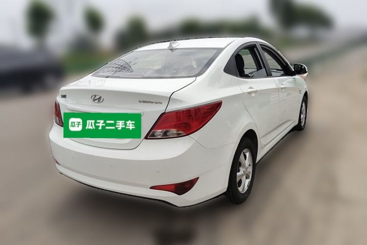 Used Hyundai Verna (older generation) 2014 1.4L Automatic Smart GLS Rear Right 45 Deg