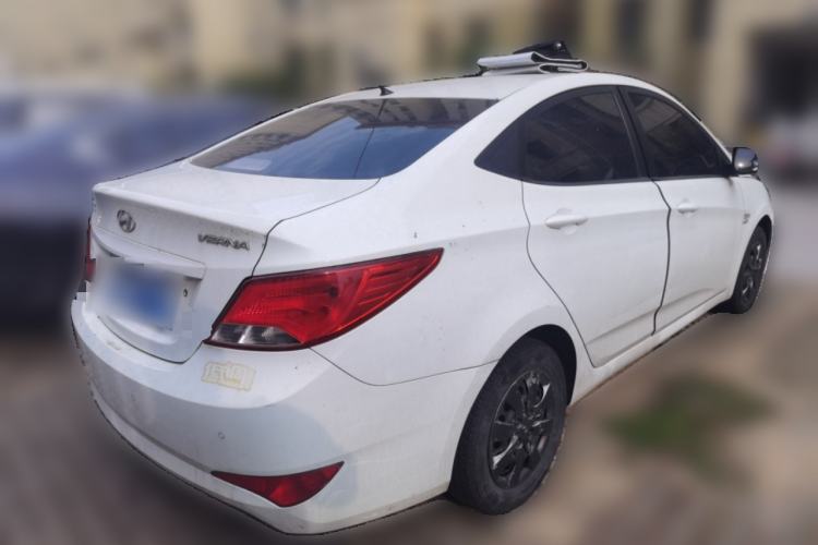 Used Hyundai Verna (older generation) 2014 1.4L Manual Smart GLS Trim Rear Right 45 Deg