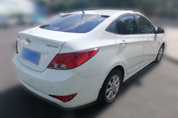 Used Hyundai Verna (older generation) 2014 1.4L Manual Smart GLS Trim Rear Right 45 Deg