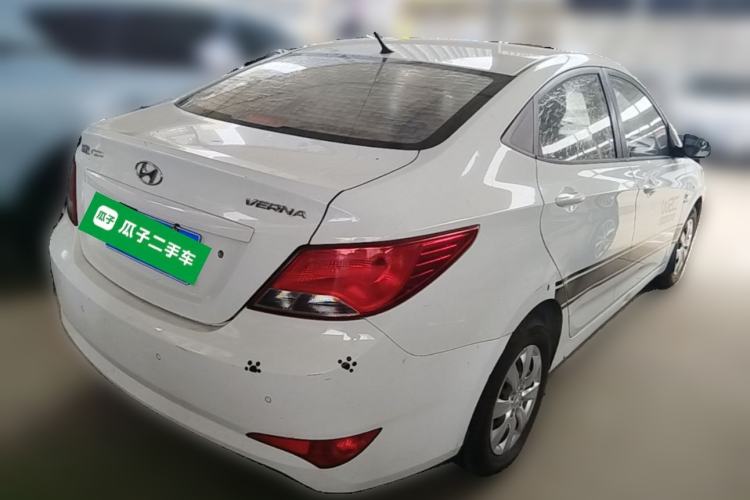 Used Hyundai Verna (older generation) 2014 1.4L Manual Smart GLS Trim Rear Right 45 Deg