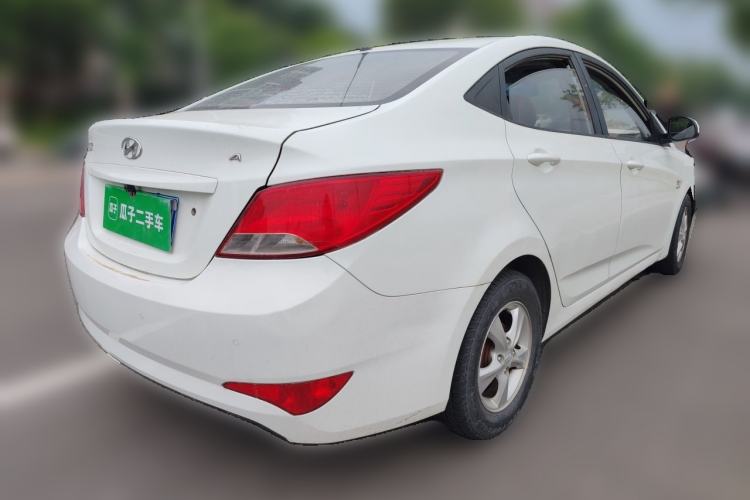 Used Hyundai Verna (older generation) 2014 1.4L Automatic Smart GLS Rear Right 45 Deg