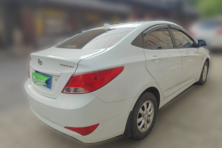 Used Hyundai Verna (older generation) 2014 1.4L Manual Smart GLS Trim Rear Right 45 Deg