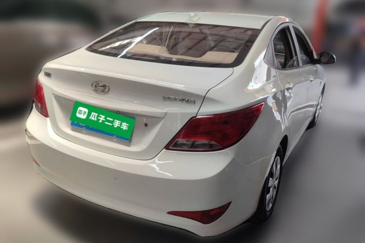 Used Hyundai Verna (older generation) 2014 1.4L Manual Smart GLS Trim Rear Right 45 Deg