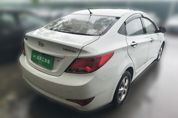 Used Hyundai Verna (older generation) 2014 1.4L Manual Smart GLS Trim Rear Right 45 Deg