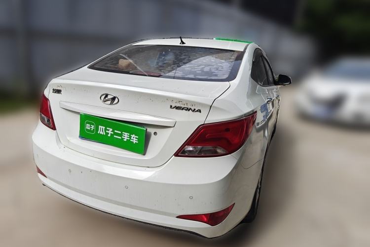 Used Hyundai Verna (older generation) 2014 1.4L Manual Smart GLS Trim Rear Right 45 Deg