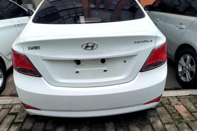 Used Hyundai Verna (older generation) 2014 1.4L Automatic Smart GLS Rear