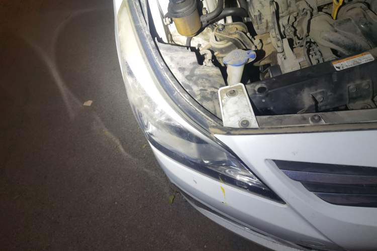 Used Hyundai Verna (older generation) 2014 1.4L Manual Smart GLS Trim Right Front Headlight