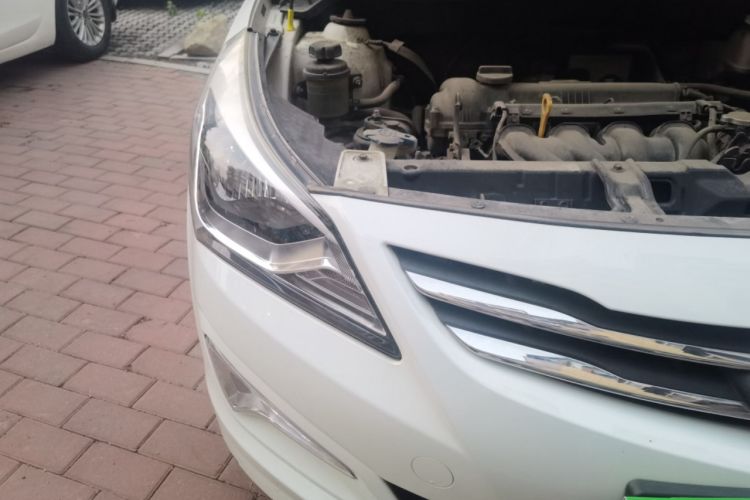 Used Hyundai Verna (older generation) 2014 1.4L Automatic Fashion GS Model Right Front Headlight