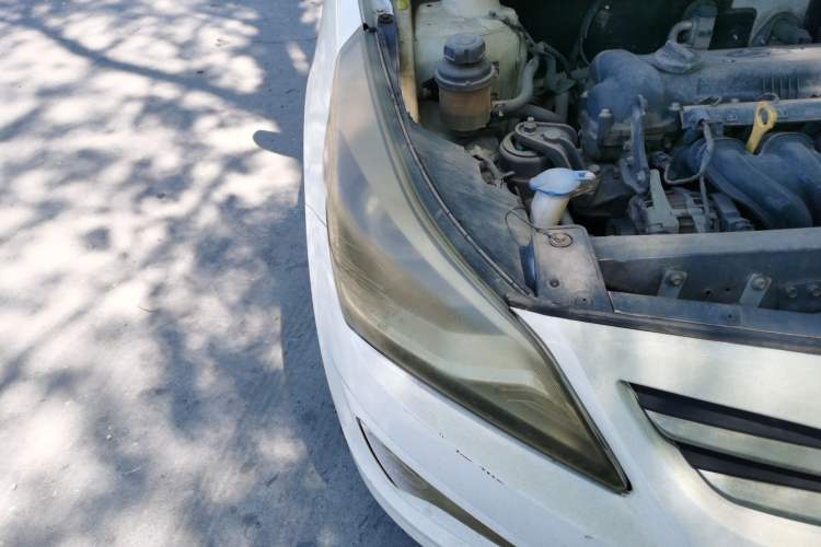 Used Hyundai Verna (older generation) 2014 1.4L Manual Fashion GS Model Right Front Headlight