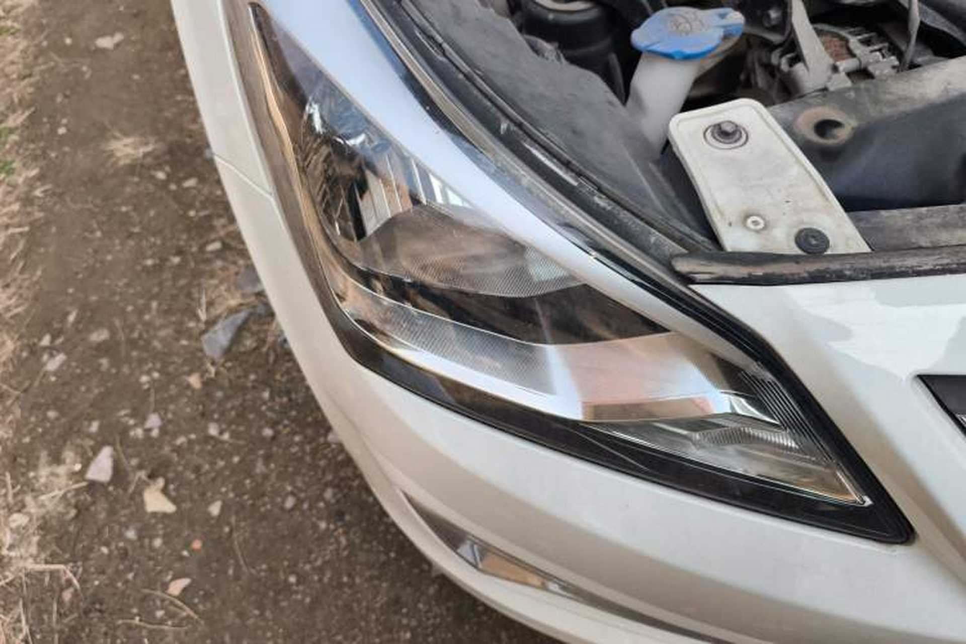 Used Hyundai Verna (older generation) 2014 1.4L Manual Smart GLS Trim Right Front Headlight
